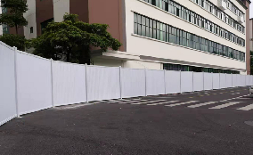 旭東施工圍擋廠家-PVC圍擋在安過程中有哪些特點？